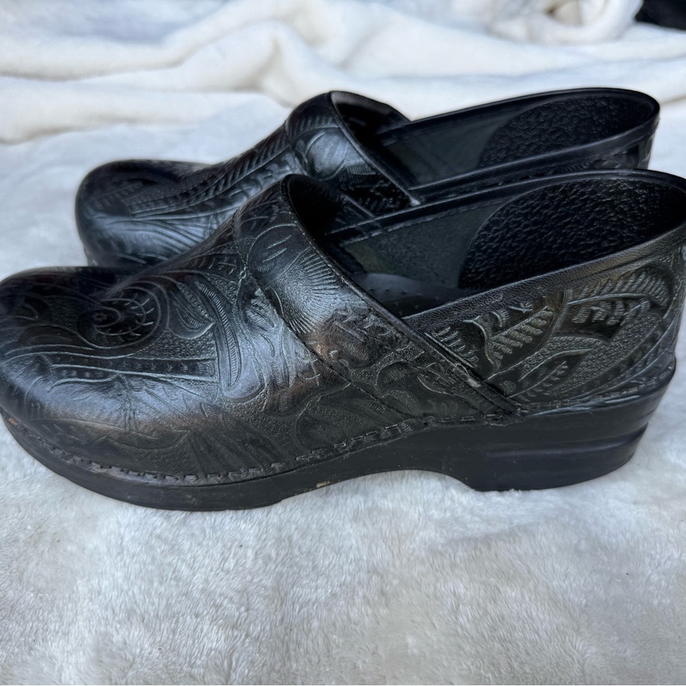 Dansko Black Embossed Women's Mules
